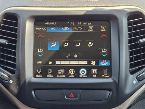 Used 2017 Jeep Cherokee Limited AWD/4WD image 21