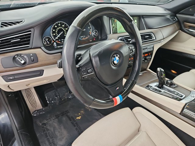 Used 2013 BMW 750i RWD image 10