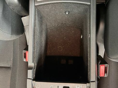 Used 2017 Jeep Grand Cherokee Laredo AWD/4WD image 9
