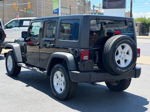 Used 2017 Jeep Wrangler Unlimited Sport w/ Quick Order Package 24S AWD/4WD image 19