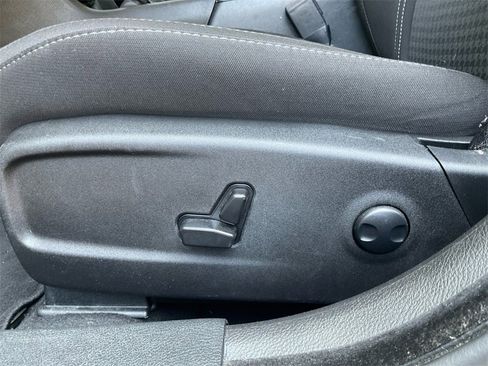 Used 2023 Dodge Charger SXT image 32