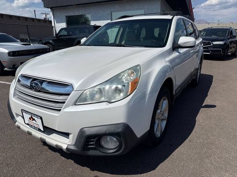 Used 2014 Subaru Outback 2.5i Limited w/ Moonroof Package AWD/4WD image 3