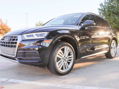 Used 2019 Audi Q5 2.0T Premium Plus w/ Premium Plus Package image 3