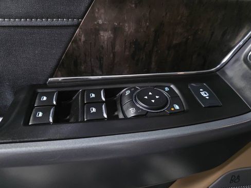 Used 2024 Ford F350 Lariat w/ Chrome Package image 32