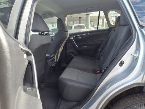 Used 2021 Toyota RAV4 XLE w/ XLE Grade Weather Package image 18