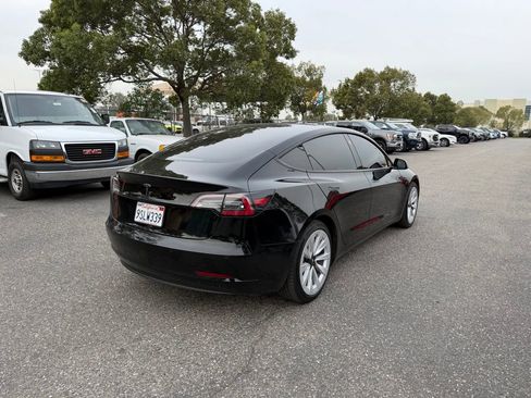 Used 2021 Tesla Model 3 Standard Range Plus image 3