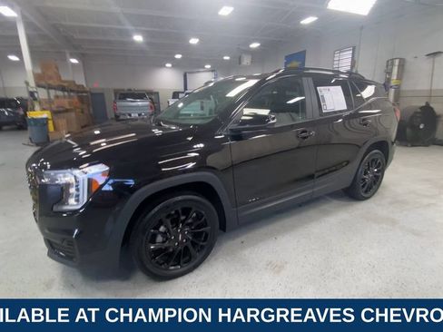 Used 2023 GMC Terrain SLE w/ Driver Convenience Package AWD/4WD image 5