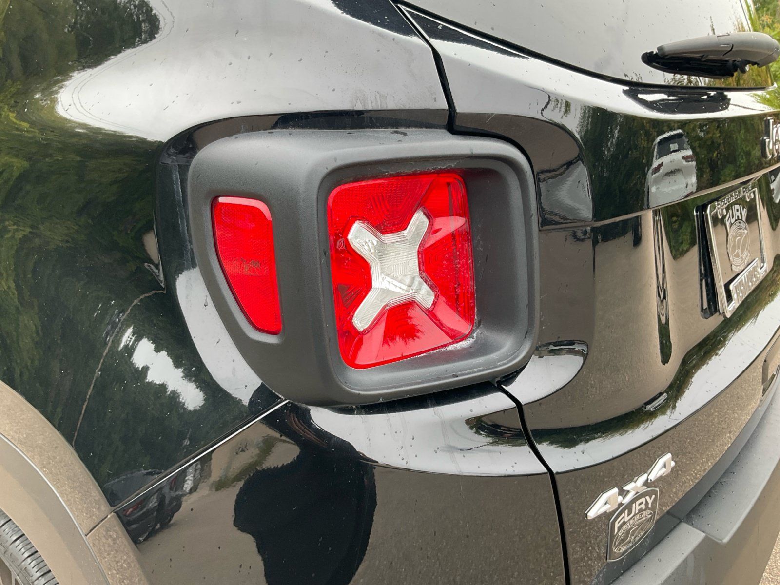 Used 2023 Jeep Renegade Latitude AWD/4WD image 32