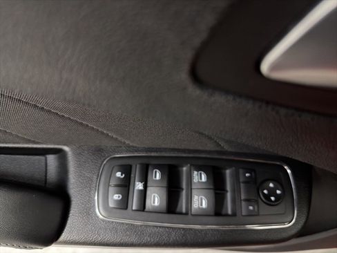 Used 2019 Dodge Charger SXT image 10