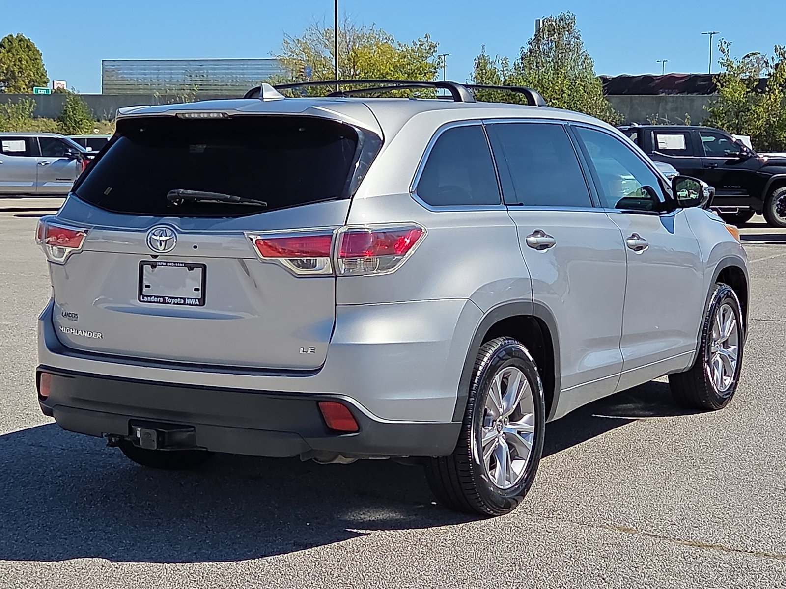 Used 2016 Toyota Highlander Plus FWD image 5