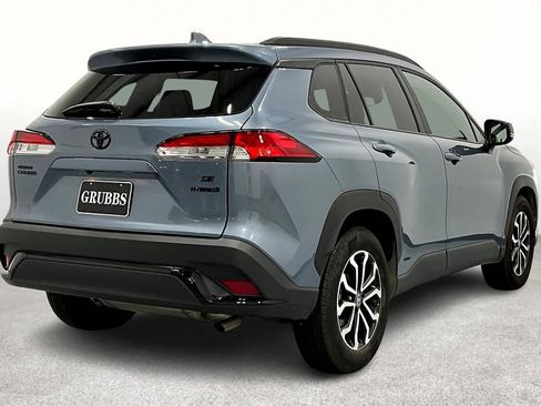 Used 2023 Toyota Corolla Cross SE image 2