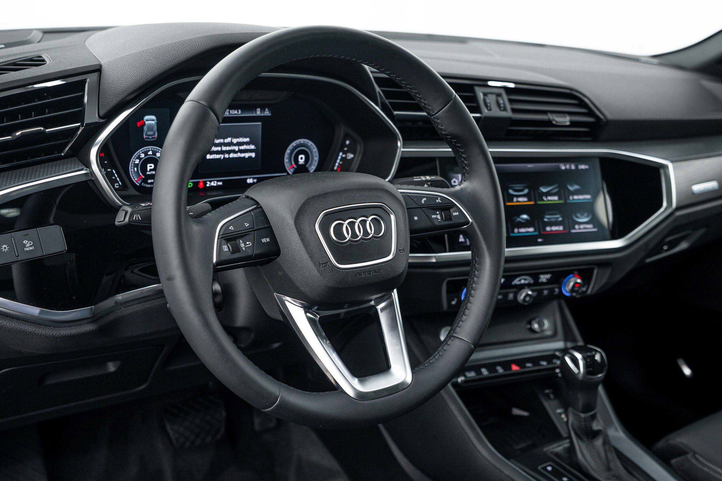 Used 2019 Audi Q3 2.0T Prestige AWD/4WD image 11