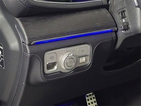 New 2026 Mercedes-Benz GLS 580 4MATIC image 19