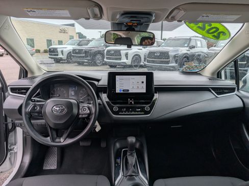 Used 2024 Toyota Corolla LE FWD image 13