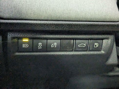 Used 2025 Toyota Camry LE w/ Convenience Package FWD image 13
