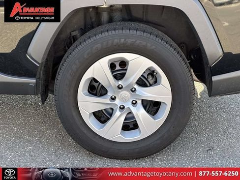 Used 2024 Toyota RAV4 LE AWD/4WD image 12