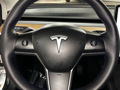 Used 2023 Tesla Model 3 Standard Range image 23
