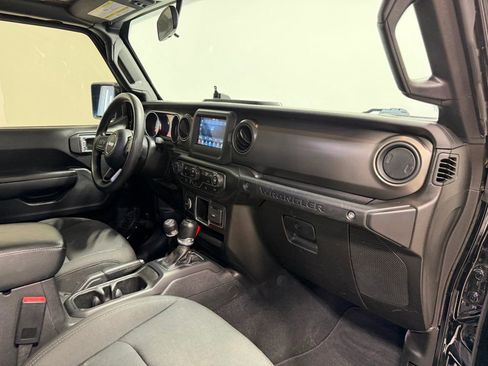 Used 2022 Jeep Wrangler Sport image 36