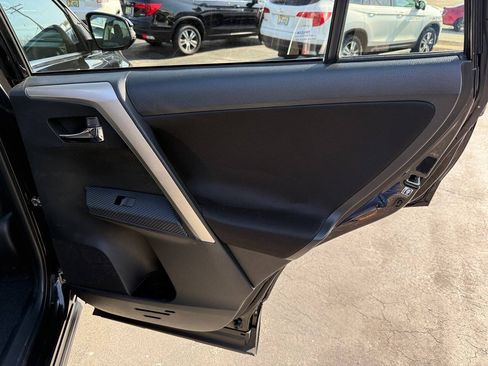 Used 2015 Toyota RAV4 XLE AWD/4WD image 36