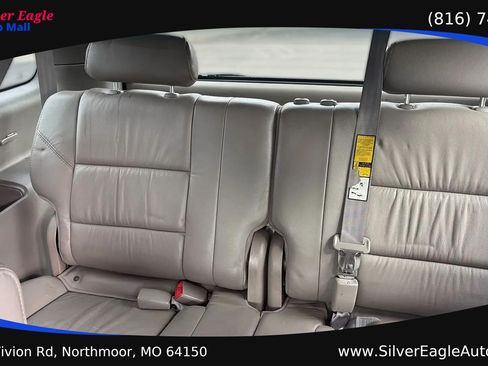Used 2007 Toyota Sequoia Limited AWD/4WD image 11