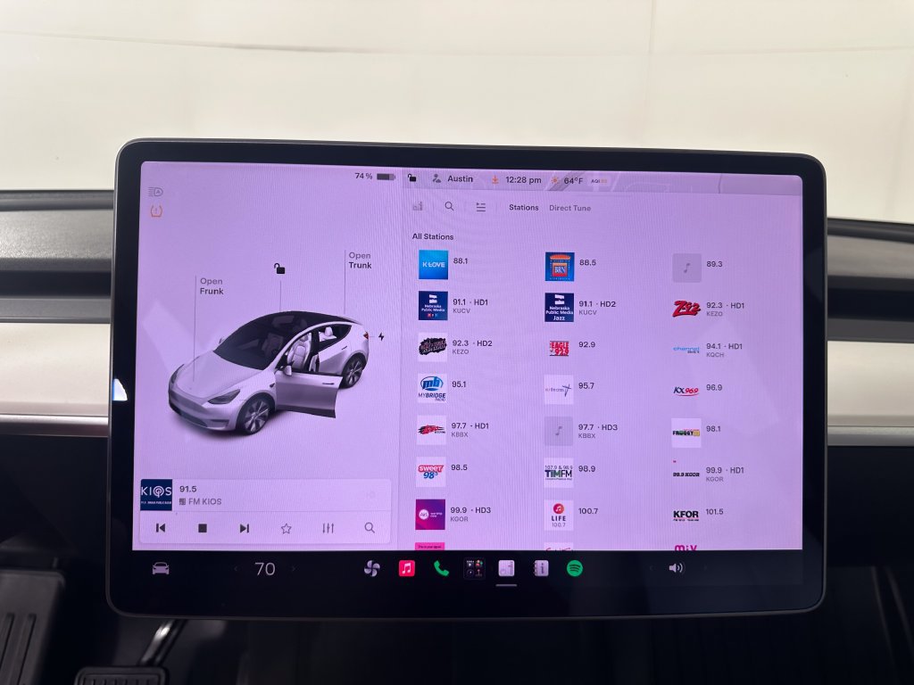 Used 2021 Tesla Model Y Long Range AWD/4WD image 31