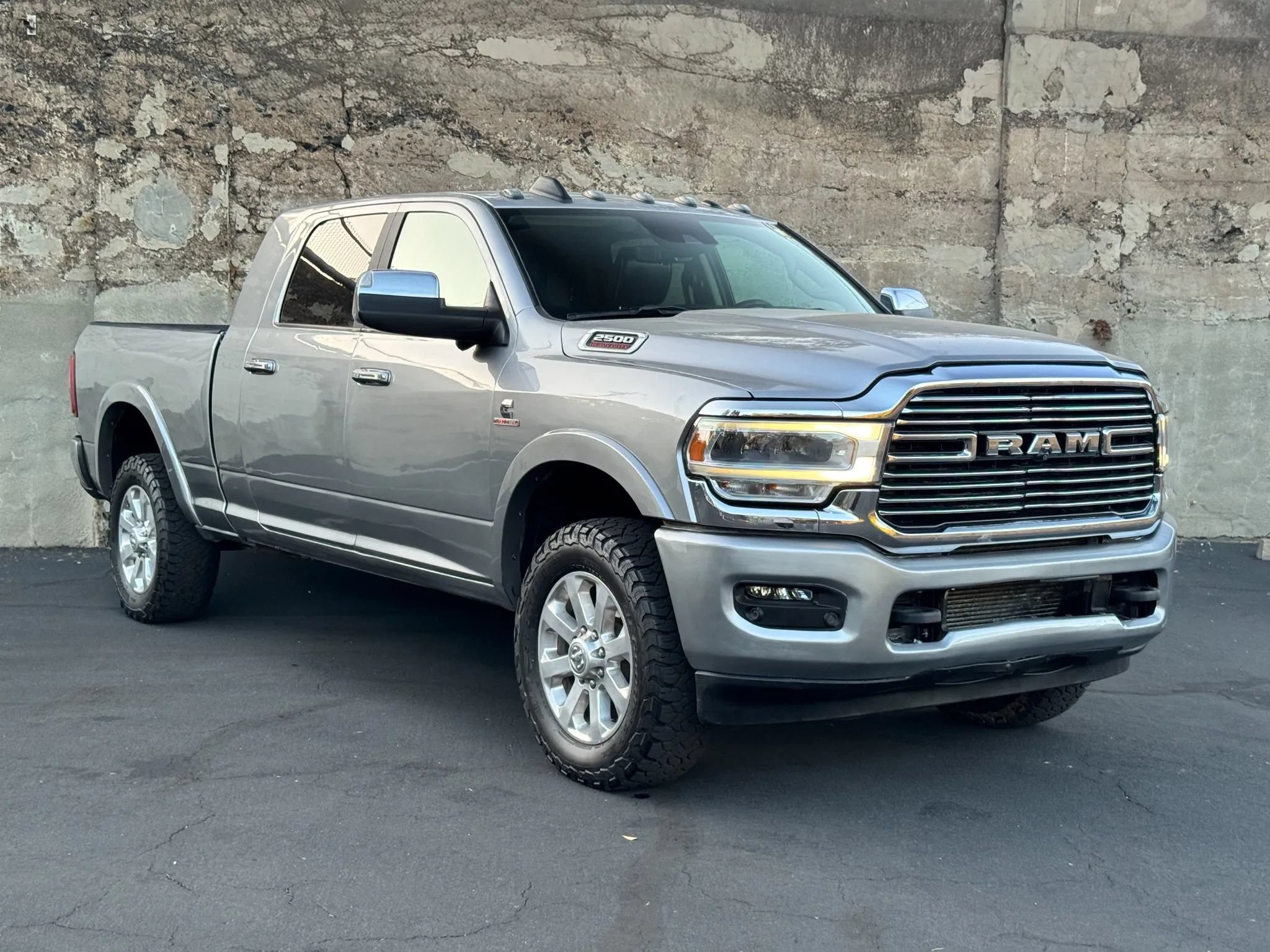 Used 2022 RAM 2500 Laramie AWD/4WD image 2