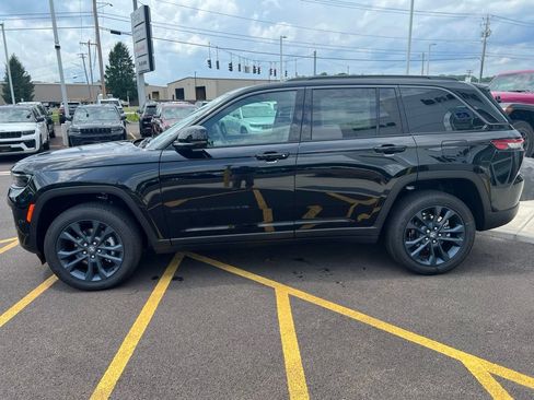 New 2026 Jeep Grand Cherokee Limited AWD/4WD image 8
