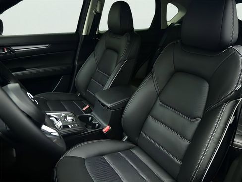 New 2025 MAZDA CX-5 AWD 2.5 S w/ Premium Plus Pkg image 4