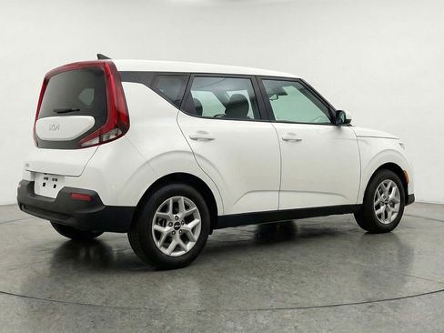 Used 2025 Kia Soul LX w/ LX Technology Package FWD image 9