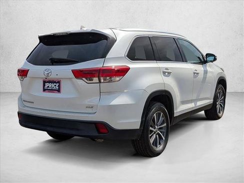 Used 2019 Toyota Highlander XLE image 4