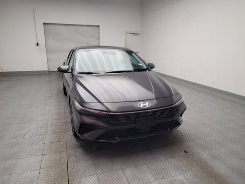 Used 2025 Hyundai Elantra SEL FWD image 14