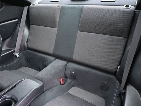 Used 2018 Toyota 86 RWD image 14