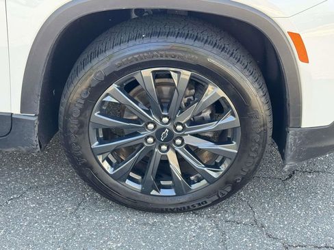 Used 2023 Chevrolet Traverse RS AWD/4WD image 9