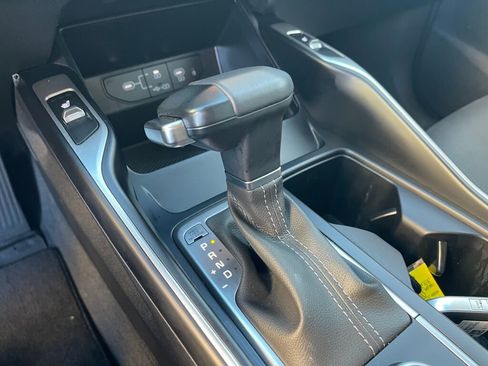 Used 2024 Kia Sorento S image 14