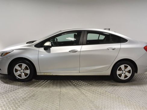 Used 2017 Chevrolet Cruze LS image 2