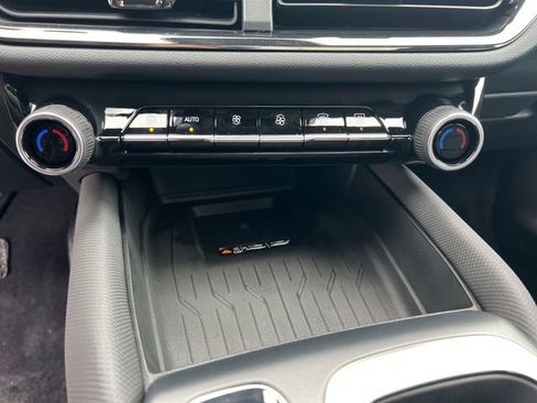 New 2026 Chevrolet Equinox EV RS image 17