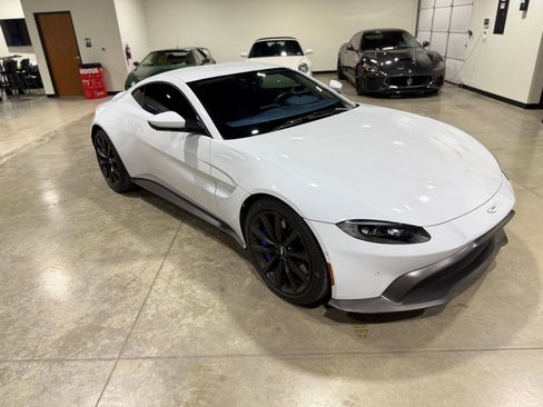 Used 2020 Aston Martin V8 Vantage Coupe RWD image 2