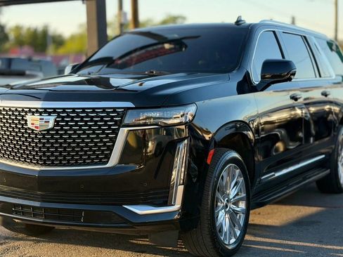 Used 2023 Cadillac Escalade ESV Premium Luxury AWD/4WD image 3