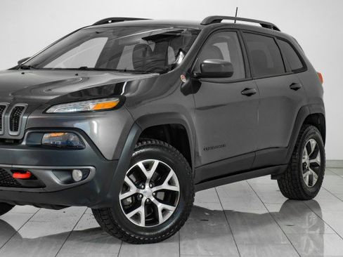 Used 2017 Jeep Cherokee Trailhawk w/ Cold Weather Group image 52