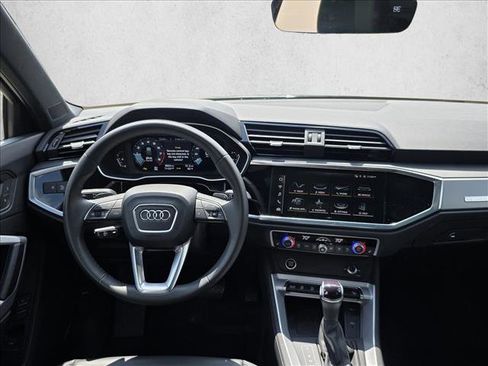 Certified 2025 Audi Q3 2.0T Premium w/ Convenience Package AWD/4WD image 17