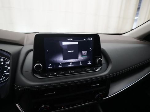 Certified 2023 Nissan Rogue SV w/ SV Premium B Package image 6