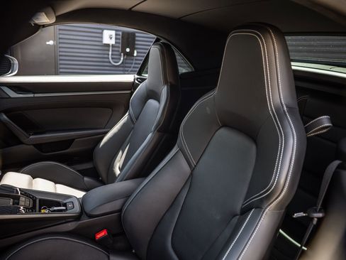 Certified 2024 Porsche 911 Carrera S RWD image 5