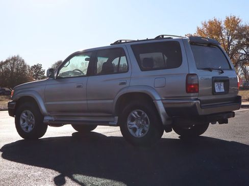 Used 2000 Toyota 4Runner SR5 w/ Upgrade Value Pkg 4 image 7