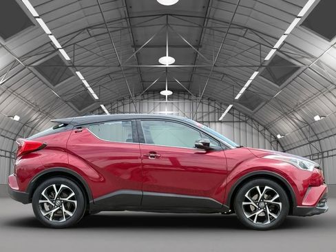 Used 2019 Toyota C-HR Limited FWD image 8