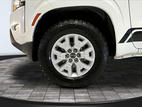 Used 2022 Nissan Frontier SV AWD/4WD image 35