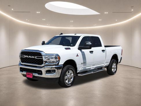 Used 2024 RAM 2500 Big Horn AWD/4WD image 3