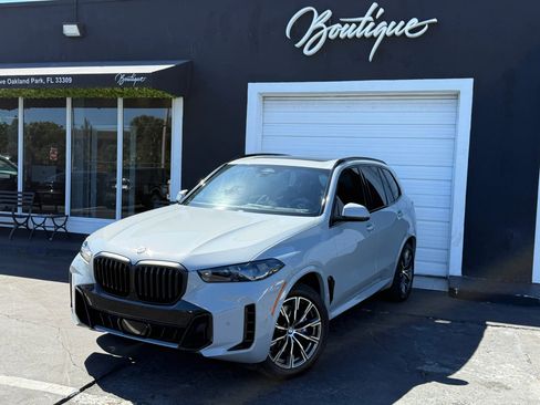 Used 2024 BMW X5 xDrive40i w/ M Sport Package image 55