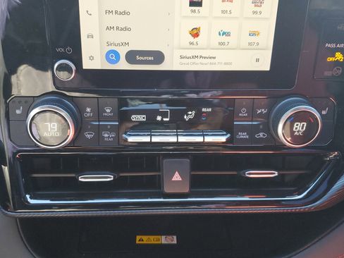 Used 2023 Toyota Highlander XSE image 27