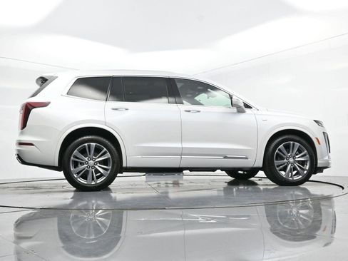 Used 2025 Cadillac XT6 Premium Luxury image 57
