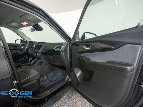 Used 2021 Chevrolet TrailBlazer LT w/ Convenience Package FWD image 39